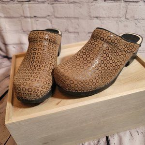 Sanita Brown Professional Clogs